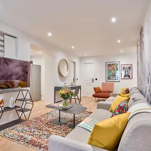 Apartment 103 - Urban Grands Boulevards, Paris