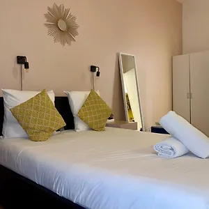 Apartamento Calme Proche Champs Elysées - 6p, París