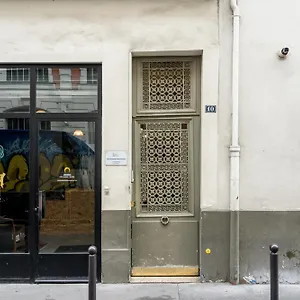 Apartment Elegant And Modern Parisian Charm, Paris