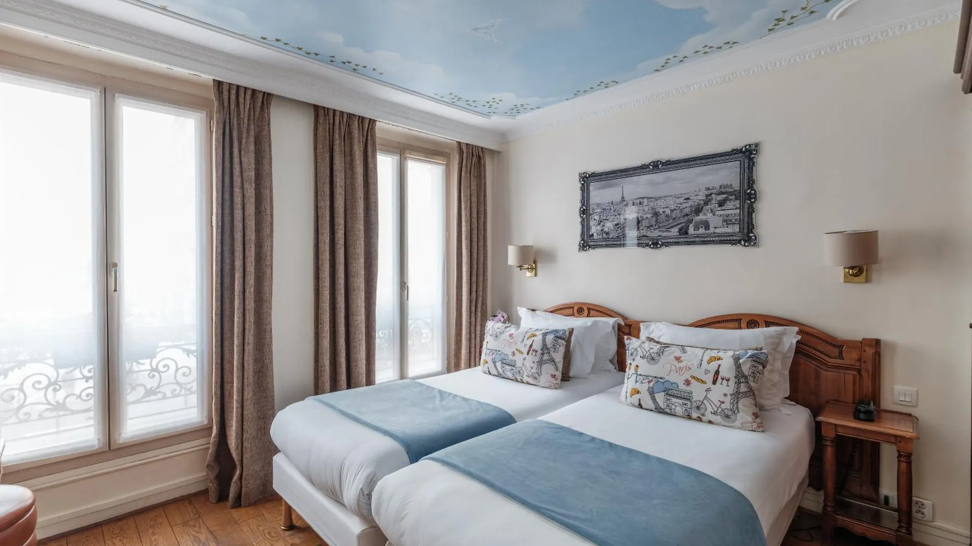 ***  Hotel Minerve Paris France