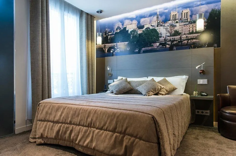 ***  Hotel Minerve Paris France